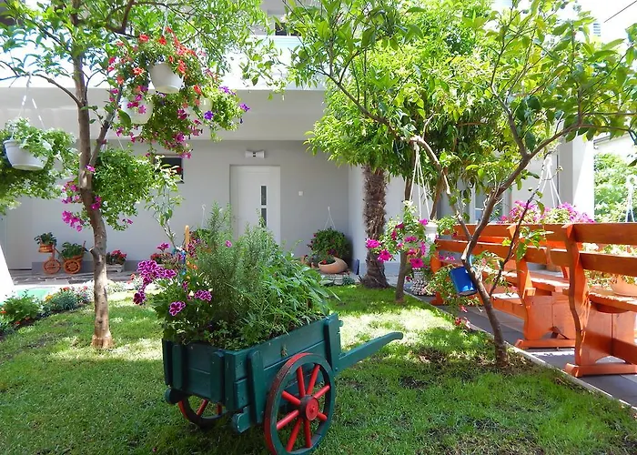 Apartments & Rooms Marinka